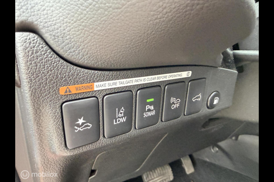 Mitsubishi Outlander 2.4 PHEV Instyle trekhaak side skirts