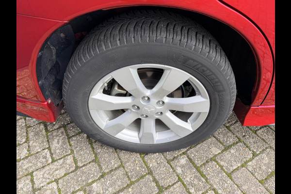 Mitsubishi Outlander 2.4 PHEV Instyle trekhaak side skirts