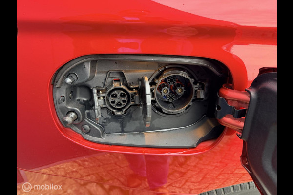 Mitsubishi Outlander 2.4 PHEV Instyle trekhaak side skirts