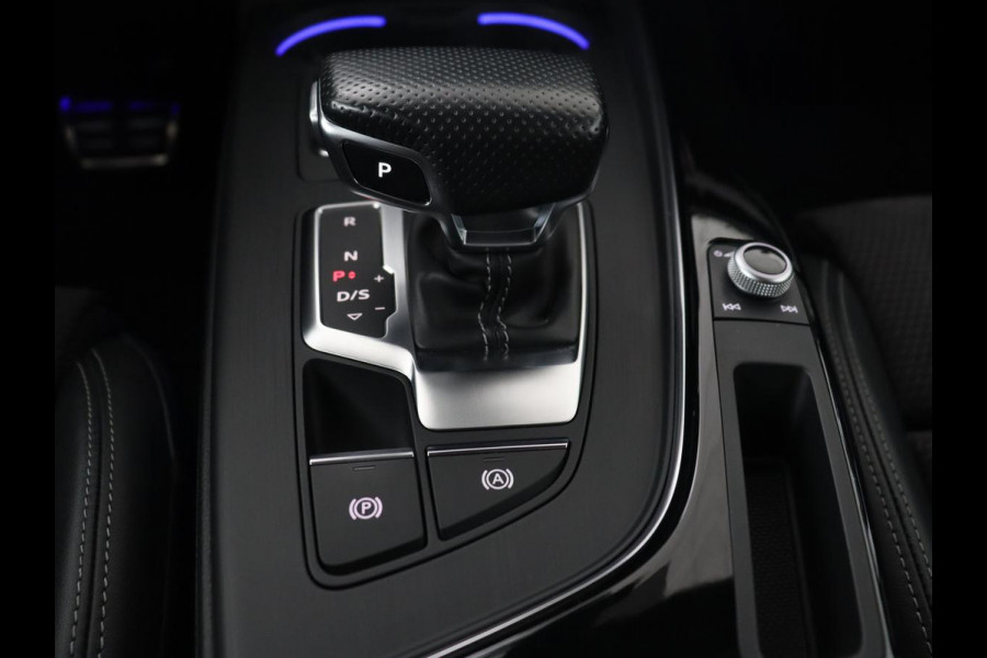 Audi A4 40 TFSI Sport S Line Black Edition | Stoelverwarming | Adaptive cruise | Keyless | Virtual Cockpit | Carplay | Half leder | Navigatie | Full LED | 19'' | Sportstoelen | Sfeerverlichting