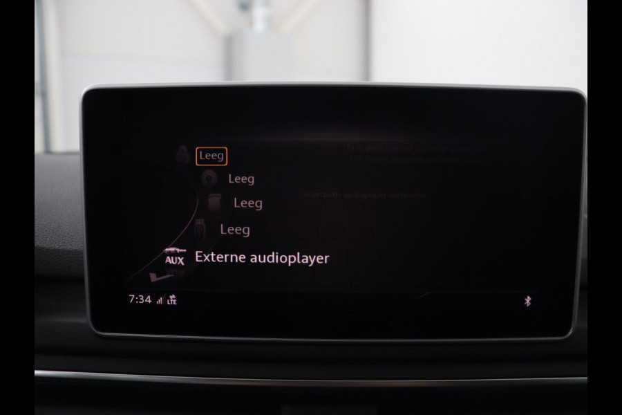 Audi A4 40 TFSI Sport S Line Black Edition | Stoelverwarming | Adaptive cruise | Keyless | Virtual Cockpit | Carplay | Half leder | Navigatie | Full LED | 19'' | Sportstoelen | Sfeerverlichting