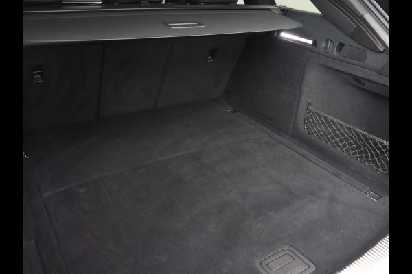 Audi A4 40 TFSI Sport S Line Black Edition | Stoelverwarming | Adaptive cruise | Keyless | Virtual Cockpit | Carplay | Half leder | Navigatie | Full LED | 19'' | Sportstoelen | Sfeerverlichting
