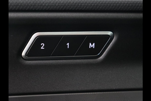 Lynk & Co 01 1.5 Plug In | Panoramadak | Infinity by Harman | Camera | Adaptive cruise | Stoelverwarming | Carplay | Memory | Full LED | PHEV