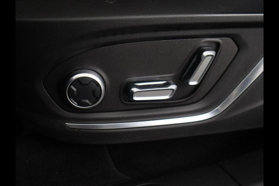 Lynk & Co 01 1.5 Plug In | Panoramadak | Infinity by Harman | Camera | Adaptive cruise | Stoelverwarming | Carplay | Memory | Full LED | PHEV