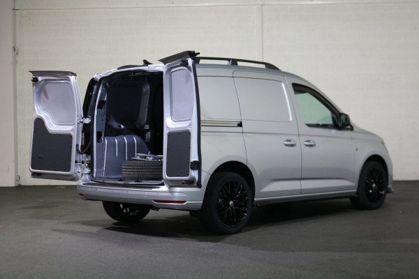 Volkswagen Caddy 2.0 TDI 120pk Automaat Led Airco Camera Black Edition