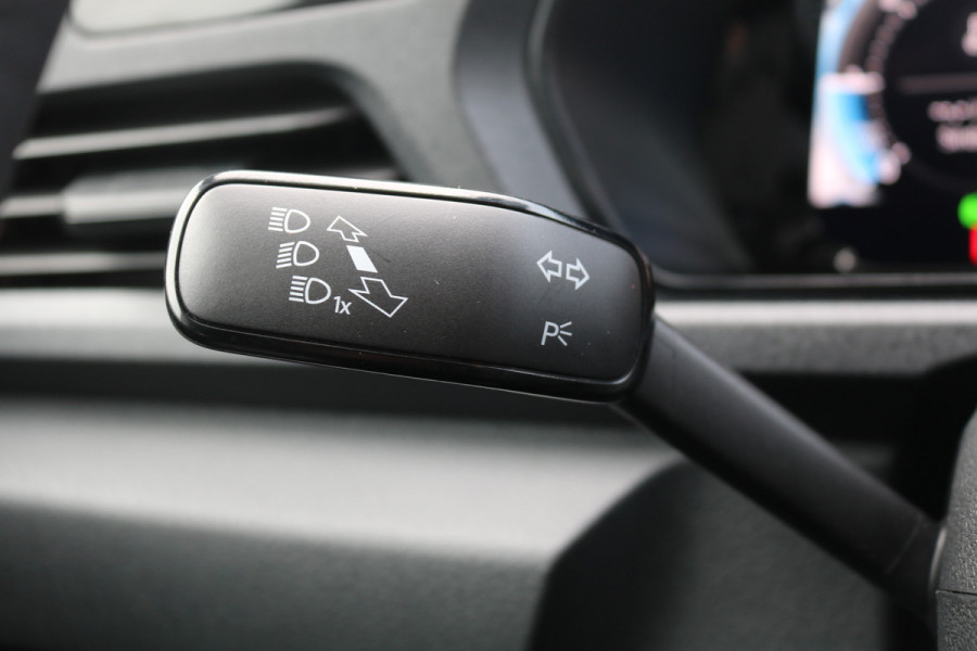 Volkswagen Caddy 2.0 TDI 120pk Automaat Led Airco Camera Black Edition