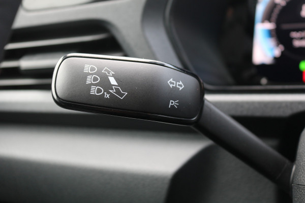 Volkswagen Caddy 2.0 TDI 120pk Automaat Led Airco Camera Black Edition