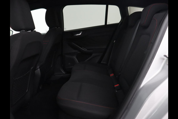 Ford Focus 1.0 EcoBoost ST Line | Stoelverwarming | Camera | Carplay | Full LED | Climate control | Parkeerhulp | Cruise control | Bluetooth
