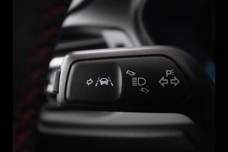 Ford Focus 1.0 EcoBoost ST Line | Stoelverwarming | Camera | Carplay | Full LED | Climate control | Parkeerhulp | Cruise control | Bluetooth