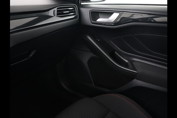 Ford Focus 1.0 EcoBoost ST Line | Stoelverwarming | Camera | Carplay | Full LED | Climate control | Parkeerhulp | Cruise control | Bluetooth