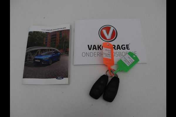 Ford Focus 1.0 EcoBoost ST Line | Stoelverwarming | Camera | Carplay | Full LED | Climate control | Parkeerhulp | Cruise control | Bluetooth