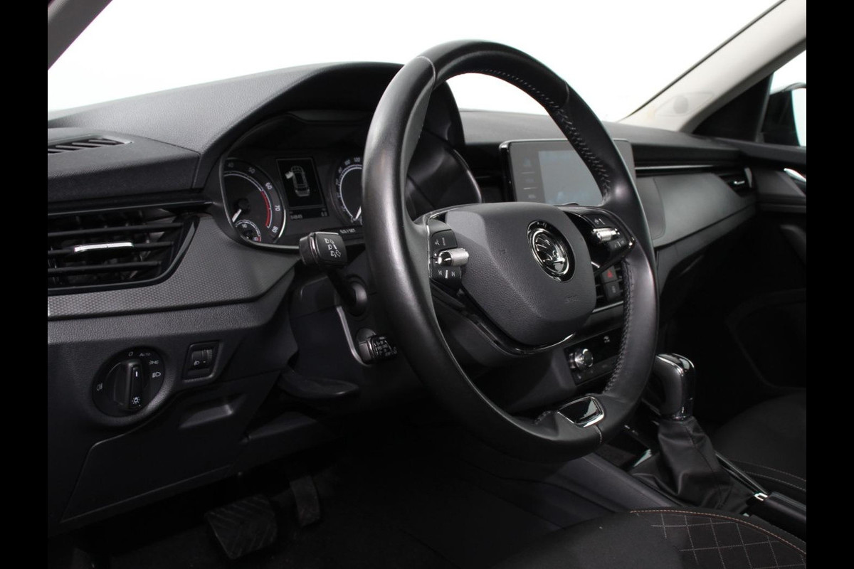 Škoda Kamiq 1.0 TSI 110pk DSG Tour de France Navigatie Apple Carplay/Android Auto Cimate Control Camera Parkeer sensoren Led Adaptive Cruise Control