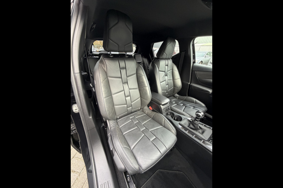 DS Ds 3 Crossback 100pk Opera (Camera - Leder - LED Matrix - Parkeersensoren V+A - Automatische Airco - Apple Carplay - Navigatie - Head up)