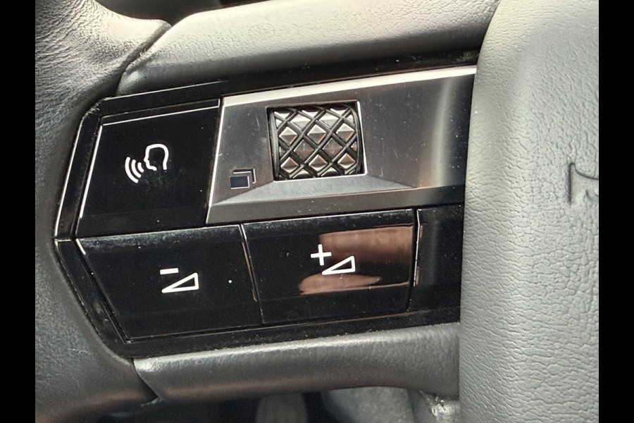 DS Ds 3 Crossback 100pk Opera (Camera - Leder - LED Matrix - Parkeersensoren V+A - Automatische Airco - Apple Carplay - Navigatie - Head up)