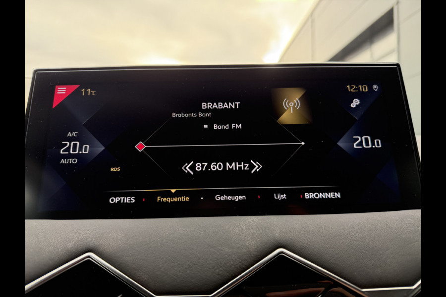 DS Ds 3 Crossback 100pk Opera (Camera - Leder - LED Matrix - Parkeersensoren V+A - Automatische Airco - Apple Carplay - Navigatie - Head up)