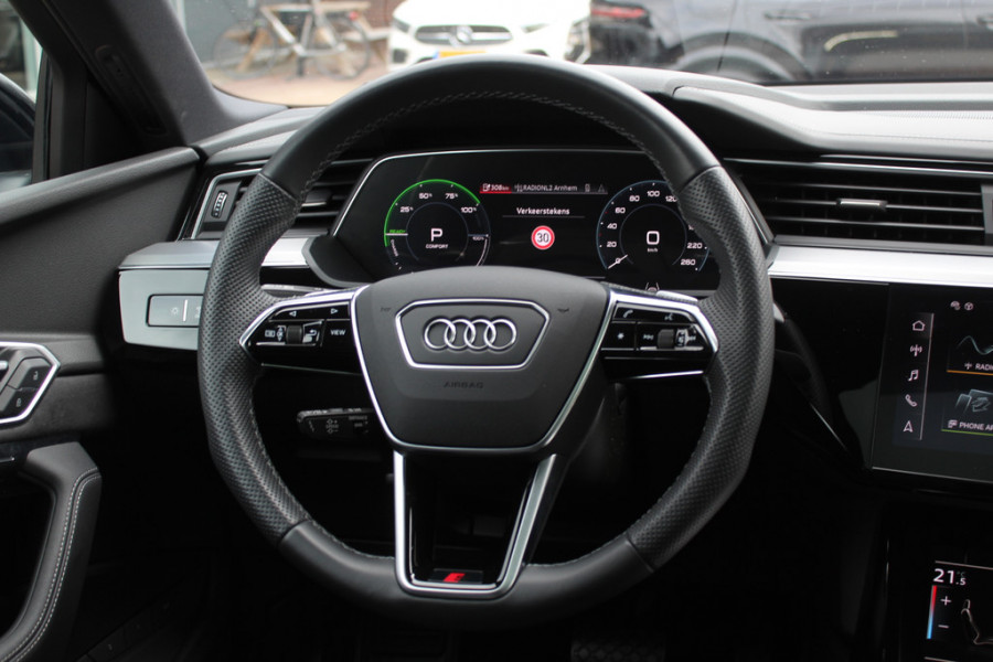 Audi e-tron Sportback S quattro 95 kWh / Panoramadak / Camera / RS Seats / 21'' / B&O / Intr.voorverwarming / Luchtvering / Matrix LED / CarPlay / Stoelverwarming / DAB / ACC