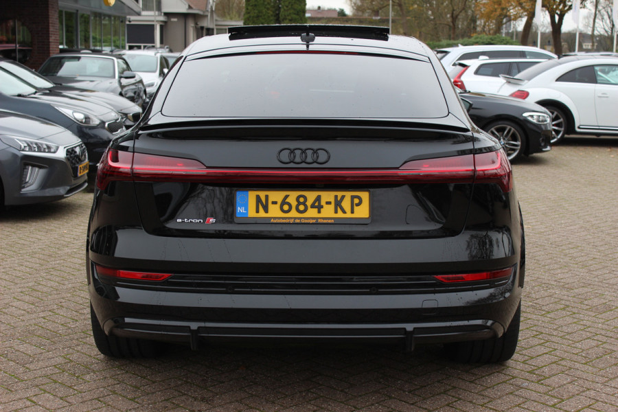 Audi e-tron Sportback S quattro 95 kWh / Panoramadak / Camera / RS Seats / 21'' / B&O / Intr.voorverwarming / Luchtvering / Matrix LED / CarPlay / Stoelverwarming / DAB / ACC