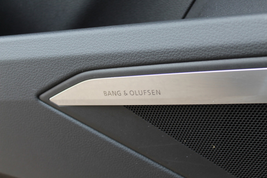 Audi e-tron Sportback S quattro 95 kWh / Panoramadak / Camera / RS Seats / 21'' / B&O / Intr.voorverwarming / Luchtvering / Matrix LED / CarPlay / Stoelverwarming / DAB / ACC