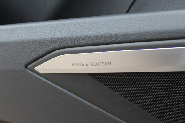 Audi e-tron Sportback S quattro 95 kWh / Panoramadak / Camera / RS Seats / 21'' / B&O / Intr.voorverwarming / Luchtvering / Matrix LED / CarPlay / Stoelverwarming / DAB / ACC