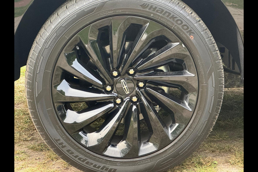 Lincoln Navigator 3.5L V6 Lang Black Label