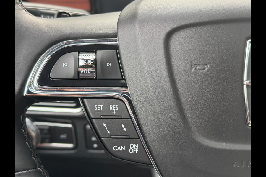 Lincoln Navigator 3.5L V6 Lang Black Label