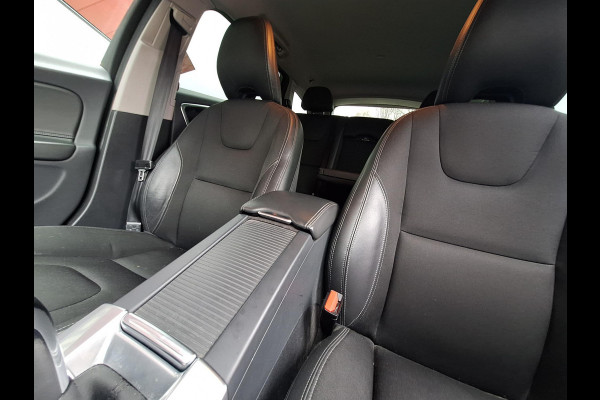 Volvo V60 2.0 T3 Momentum | Trekhaak 1600kg | Navi | Climate | Memory Seat | occasion