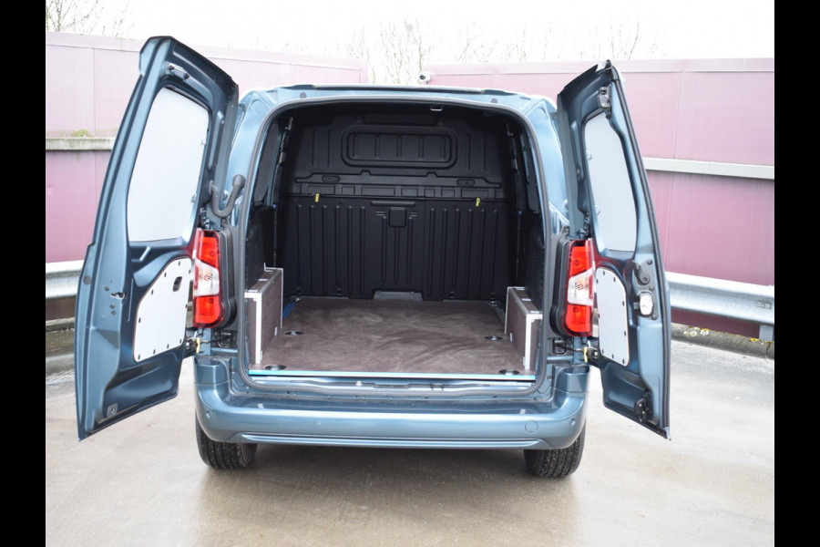 Fiat E-Doblò L1 50 kWh | 3-zitplaatsen | navigatie incl. Apple Carplay | Exterieur Pakket | Pakket Comfort | Pakket Drive Assist | Laadruimtebetimmering | Pakket Access & GO |