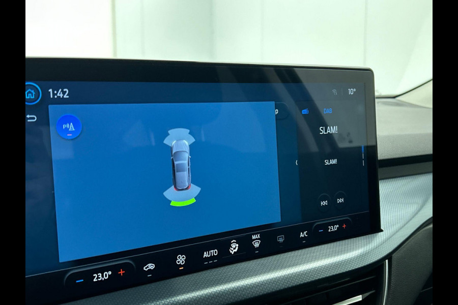 Ford FOCUS Wagon 1.0 EcoBoost Hybrid Active Airco ECC Navi Carplay PDC Voor en achter Full LED 17"LM Velgen Cruise Control