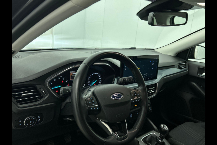 Ford FOCUS Wagon 1.0 EcoBoost Hybrid Active Airco ECC Navi Carplay PDC Voor en achter Full LED 17"LM Velgen Cruise Control