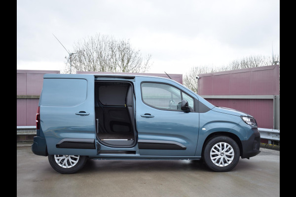 Fiat E-Doblò L1 50 kWh | 3-zitplaatsen | navigatie incl. Apple Carplay | Exterieur Pakket | Pakket Comfort | Pakket Drive Assist | Laadruimtebetimmering | Pakket Access & GO |