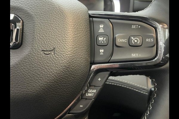 Dodge Ram 1500 5.7 V8 Limited RED Widebody Carway Edition