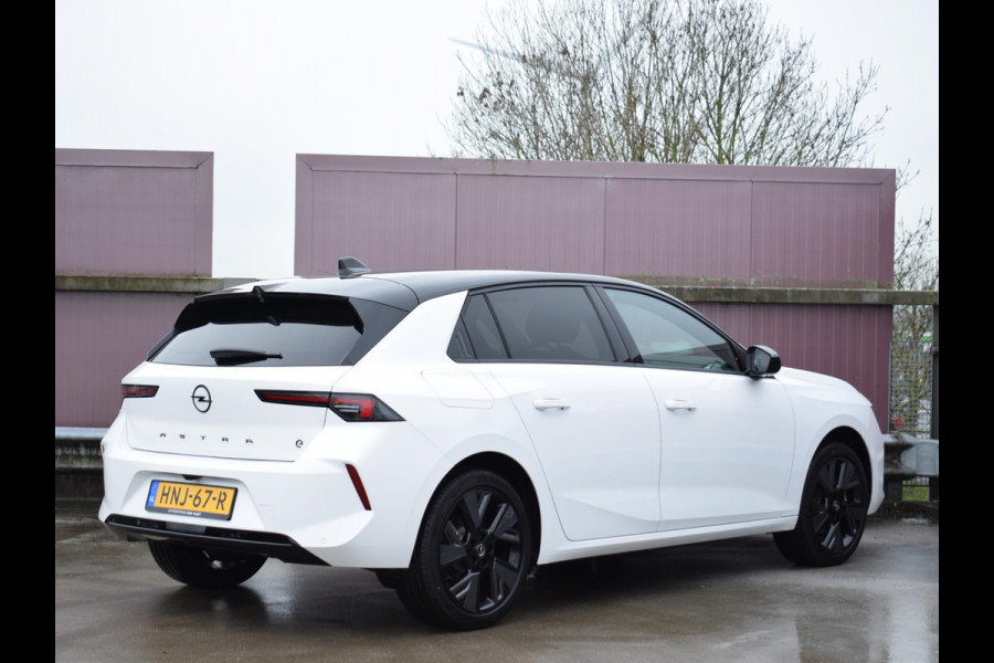 Opel Astra Electric 54 kWh GS | NAVI | 18" LICHTMETALEN VELGEN | AGR COMFORTSTOEL | STOELVERWARMING | PARKEERSENSOREN MET CAMERA | 15 KM