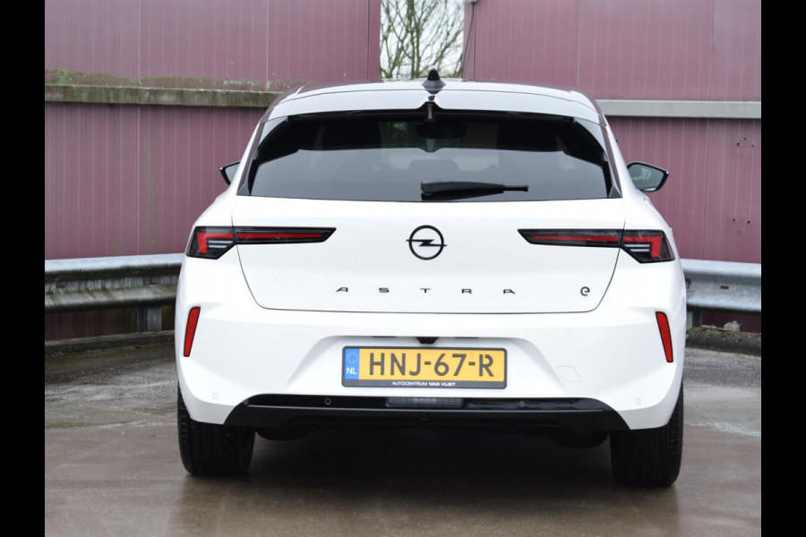 Opel Astra Electric 54 kWh GS | NAVI | 18" LICHTMETALEN VELGEN | AGR COMFORTSTOEL | STOELVERWARMING | PARKEERSENSOREN MET CAMERA | 15 KM