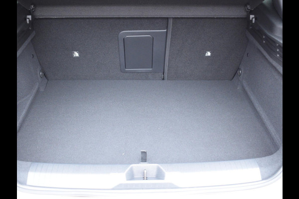 Opel Astra Electric 54 kWh GS | NAVI | 18" LICHTMETALEN VELGEN | AGR COMFORTSTOEL | STOELVERWARMING | PARKEERSENSOREN MET CAMERA | 15 KM