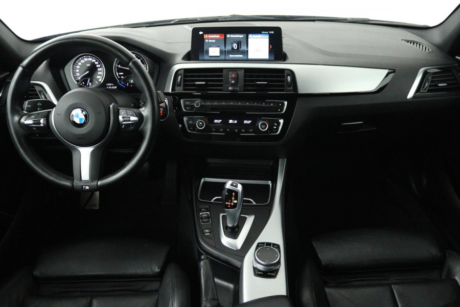 BMW 1-serie 118i Edition M Sport Shadow High Executive (STOELVERWARMING, ACHTERUITRIJCAMERA, PARKEERSENSOREN, DEALER ONDERHOUDEN)