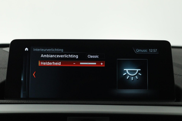 BMW 1-serie 118i Edition M Sport Shadow High Executive (STOELVERWARMING, ACHTERUITRIJCAMERA, PARKEERSENSOREN, DEALER ONDERHOUDEN)