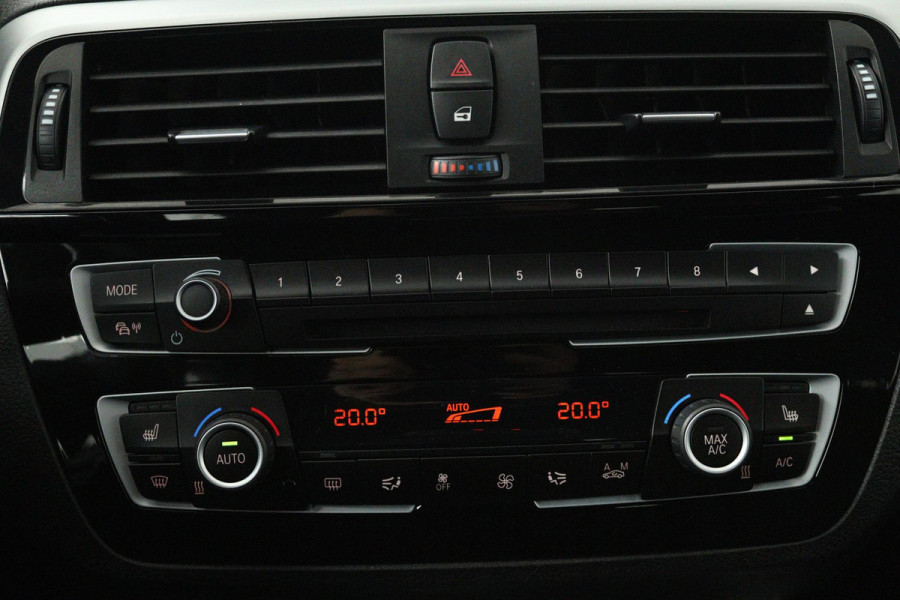 BMW 1-serie 118i Edition M Sport Shadow High Executive (STOELVERWARMING, ACHTERUITRIJCAMERA, PARKEERSENSOREN, DEALER ONDERHOUDEN)