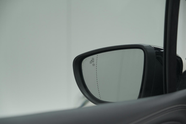 Renault Captur TCe 120 EDC Initiale Paris | Camera | Dodehoekdetectie | Panoramadak | Navigatie