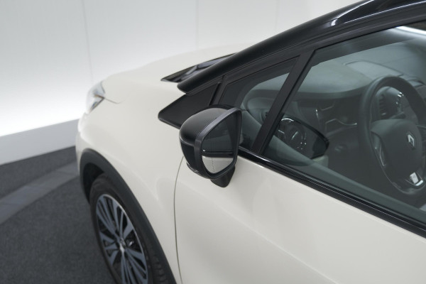 Renault Captur TCe 120 EDC Initiale Paris | Camera | Dodehoekdetectie | Panoramadak | Navigatie