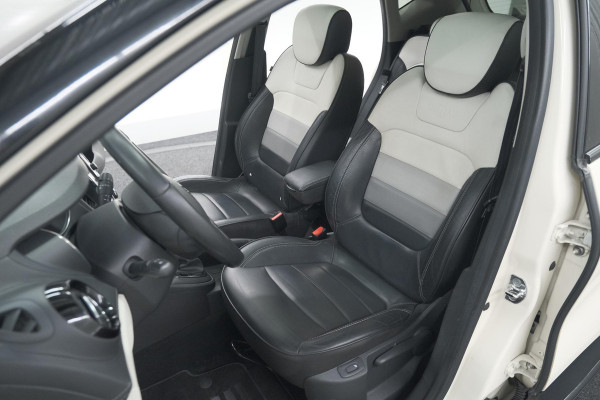 Renault Captur TCe 120 EDC Initiale Paris | Camera | Dodehoekdetectie | Panoramadak | Navigatie