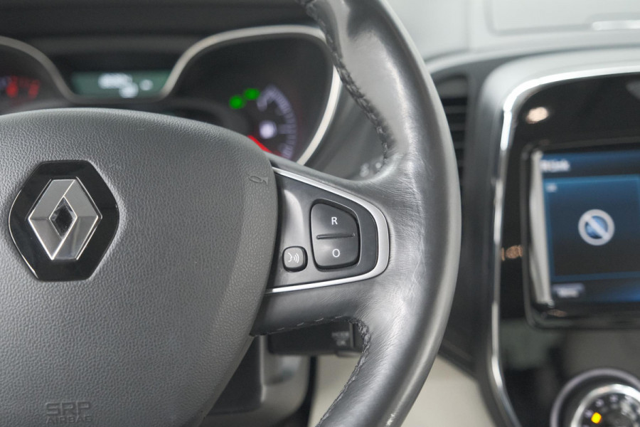 Renault Captur TCe 120 EDC Initiale Paris | Camera | Dodehoekdetectie | Panoramadak | Navigatie