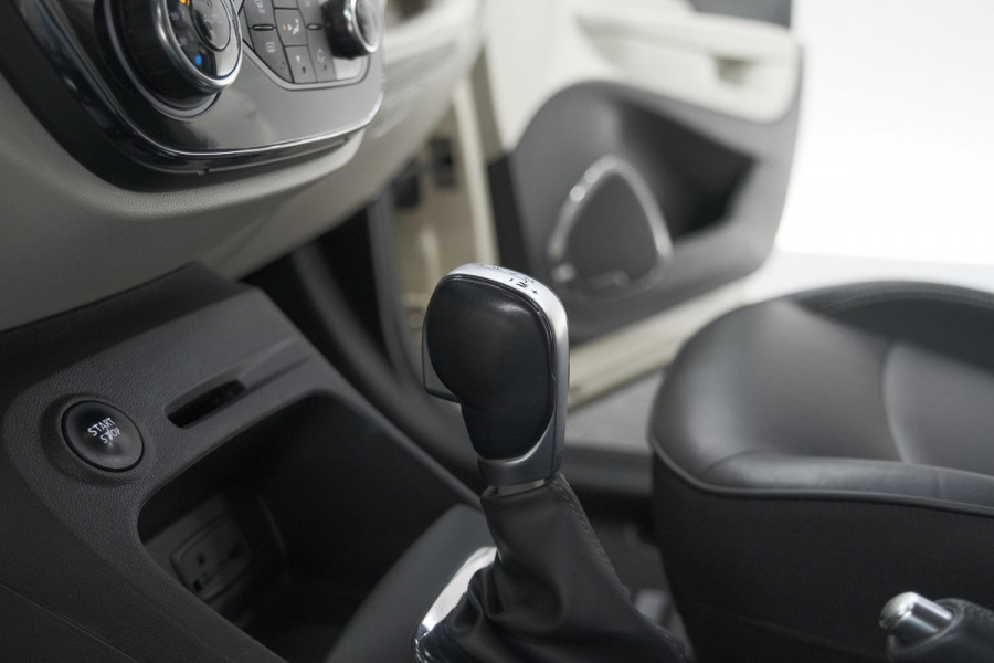 Renault Captur TCe 120 EDC Initiale Paris | Camera | Dodehoekdetectie | Panoramadak | Navigatie