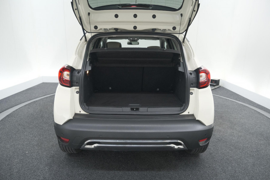 Renault Captur TCe 120 EDC Initiale Paris | Camera | Dodehoekdetectie | Panoramadak | Navigatie