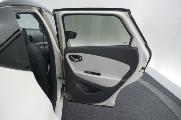 Renault Captur TCe 120 EDC Initiale Paris | Camera | Dodehoekdetectie | Panoramadak | Navigatie