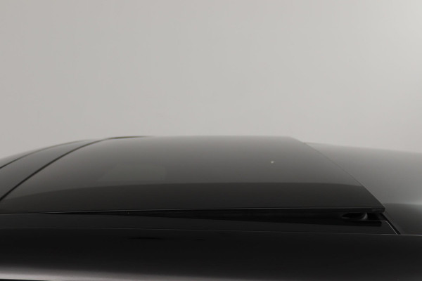 Land Rover Range Rover Evoque 1.5 S (PANORAMADAK, STOELVERWARMING, ACHTERUITRIJCAMERA, PARKEERSENSOREN, LANE-ASSIST)