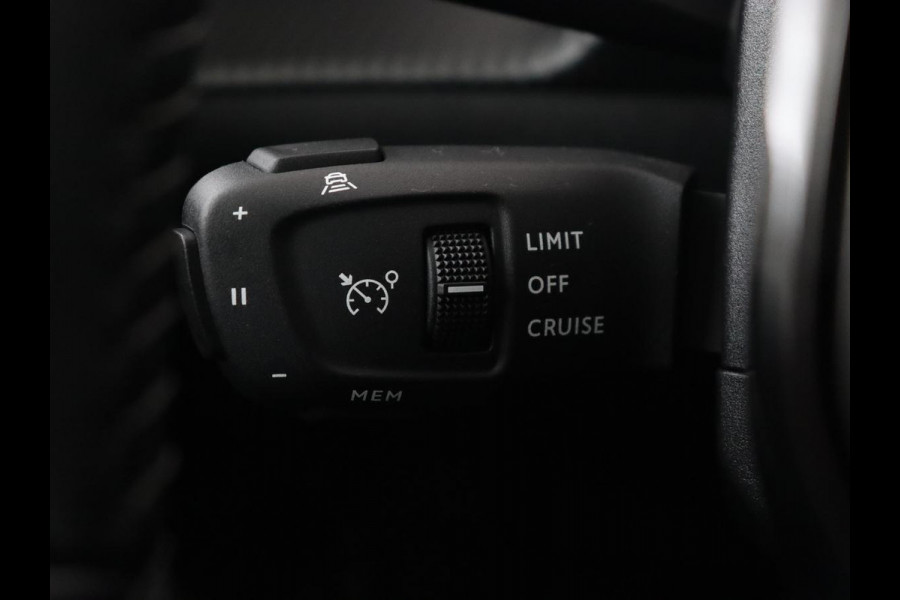Peugeot e-208 EV Allure 50 kWh | Camera | Carplay | Half leder | Keyless | Navigatie | Full LED | Parkeerhulp | DAB | Getint glas | Climate control | Cruise control