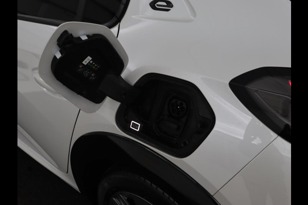 Peugeot e-208 EV Allure 50 kWh | Camera | Carplay | Half leder | Keyless | Navigatie | Full LED | Parkeerhulp | DAB | Getint glas | Climate control | Cruise control