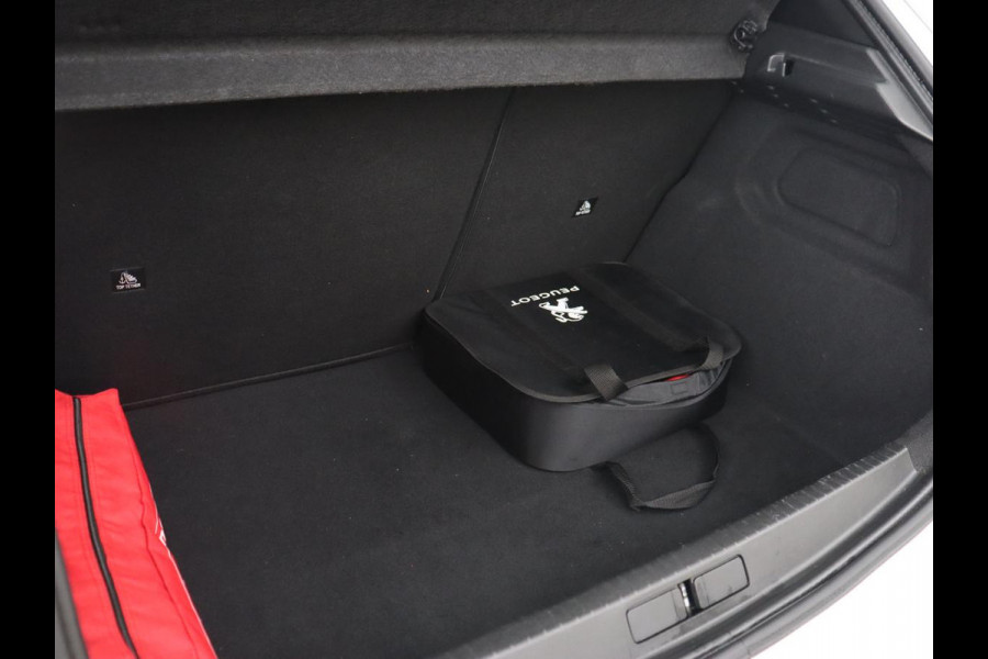 Peugeot e-208 EV Allure 50 kWh | Camera | Carplay | Half leder | Keyless | Navigatie | Full LED | Parkeerhulp | DAB | Getint glas | Climate control | Cruise control