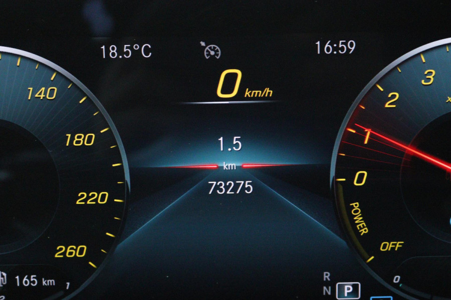 Mercedes-Benz A-Klasse 250 e Business Solution AMG Limited (PANORAMADAK, SFEERVERLICHTING, STOELVERWARMING, ACHTERUITRIJCAMERA)