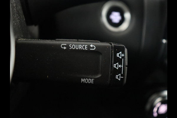 Renault Captur 1.0 TCe Edition One | Trekhaak | 360 Camera | Carplay | Keyless | Navigatie | Half leder | Park Assist | Climate control | Dodehoek detectie | Cruise control | Bluetooth